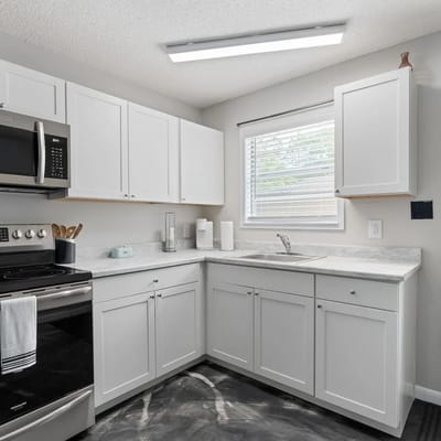 Studio with Full Kitchen!